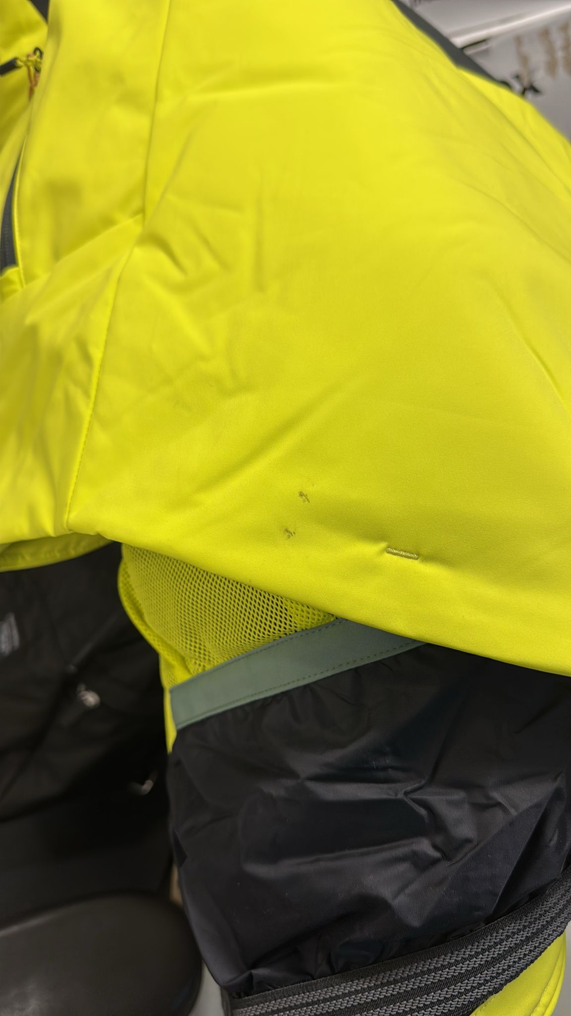 ASIAKASPALAUTUS - Miesten laskettelutakki (58)