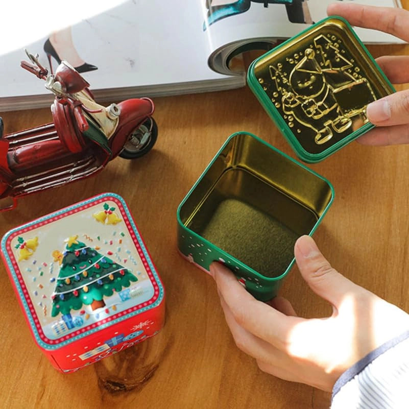 ASIAKASPALAUTUS - Jouluiset metallirasiat 8 kpl