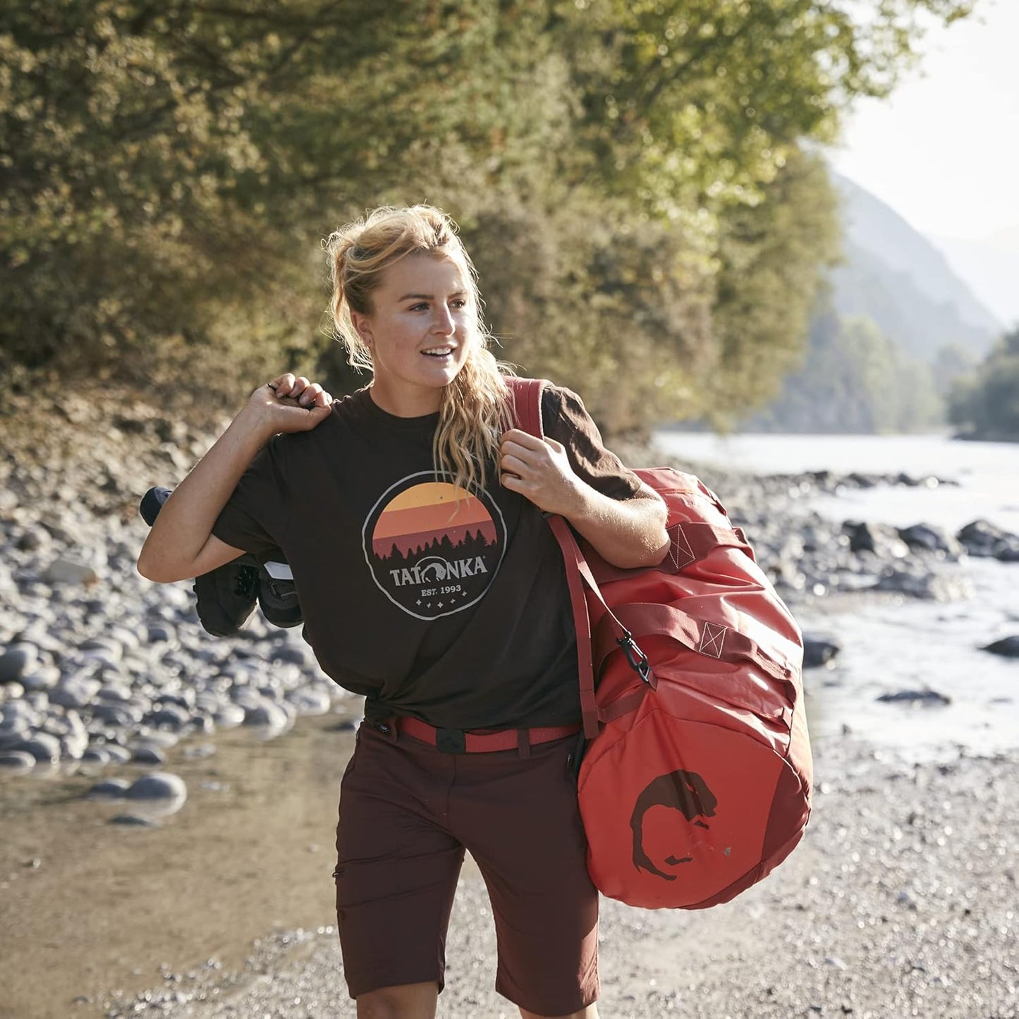 ASIAKASPALAUTUS - Matkakassi 85 litraa