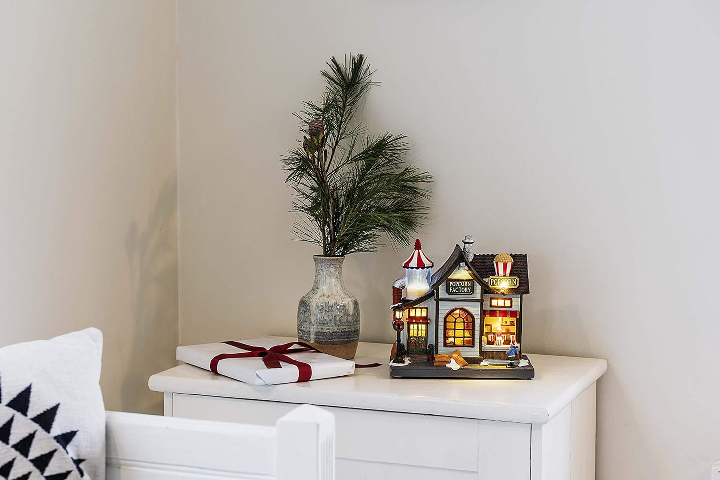 ASIAKASPALAUTUS - LED-koriste (musiikilla)